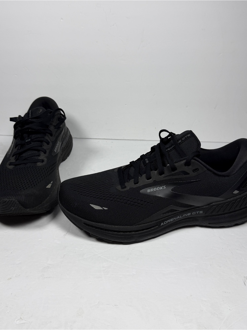 Brooks Adrenaline GTS 23 Mens Sz 11.5 D Running Shoes Black Ebony 1103911D020